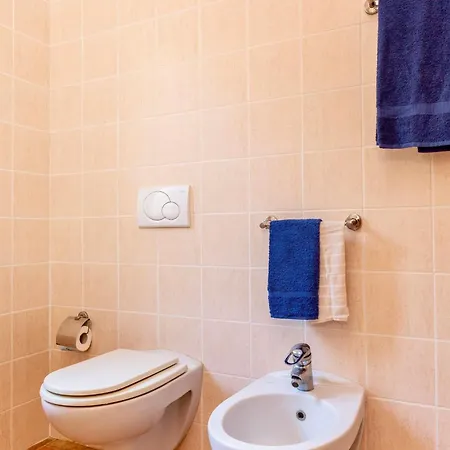 Aparthotel Isa - With Pool And Private In Just 500 Mt From The *