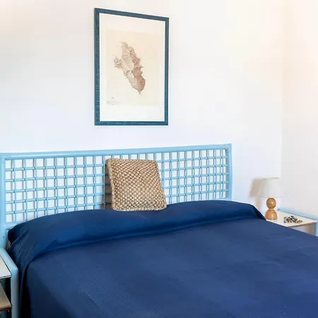 Aparthotel Isa - With Pool And Private In Just 500 Mt From The