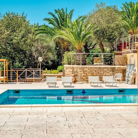 Aparthotel Isa - With Pool And Private In Just 500 Mt From The *